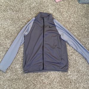 I’m selling a Medium Nike zip up.